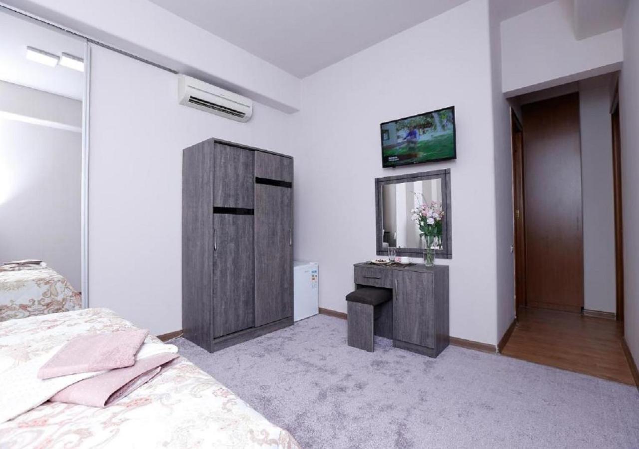 Yard Guesthouse Ереван Екстериор снимка